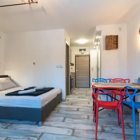 Modern Cave By Interhome Daire Split